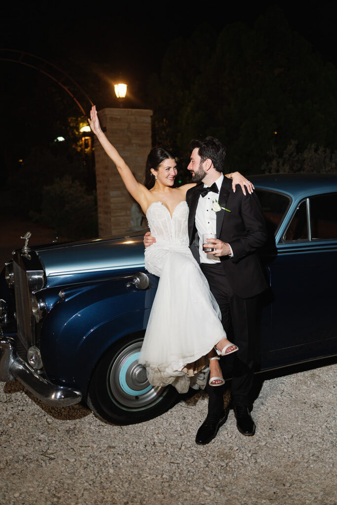 Bride and groom couples portraits during a well-planned Austin wedding day timeline