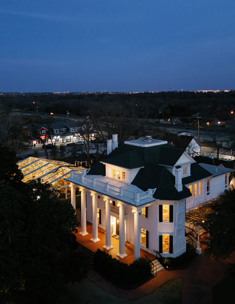 Woodbine Mansion ceremony under old growth oak trees Austin non-hotel wedding venue photographer
