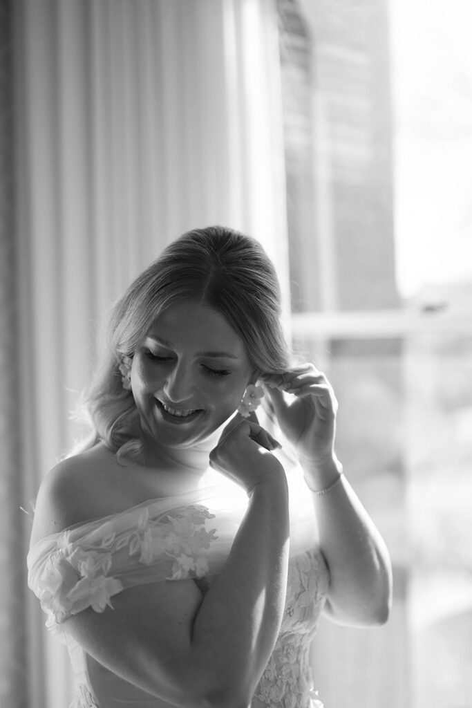 Bride getting ready at Woodbine Mansion wedding in Round Rock Texasv