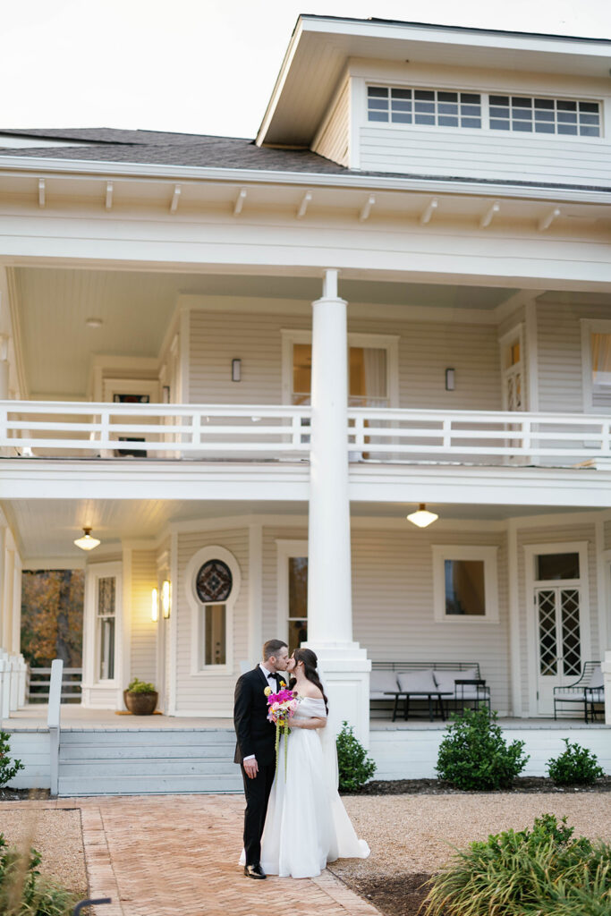 Grand Lady Austin non-hotel wedding venue manor TX oak trees and historic mansion