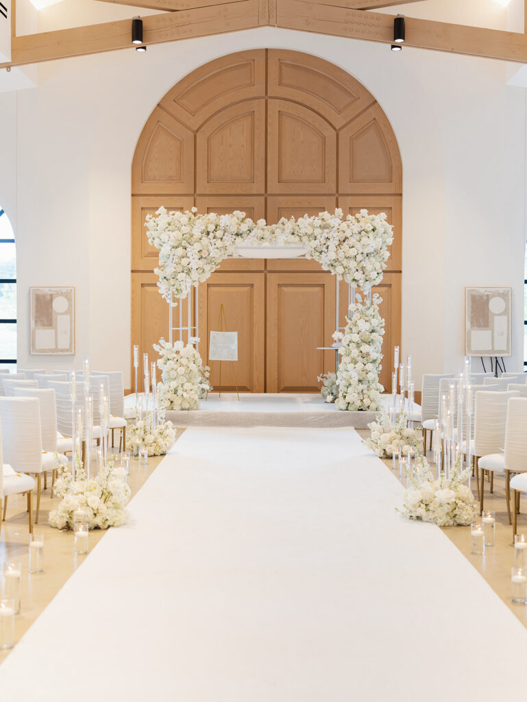 Ceremony aisle decor for a Jewish and Scottish wedding at Signia by Hilton